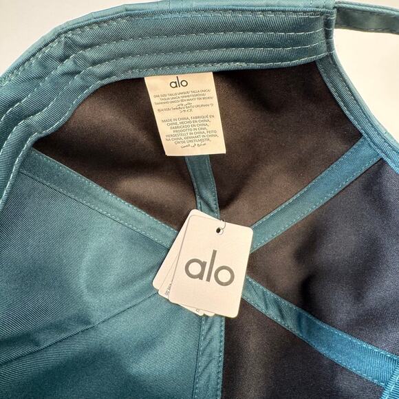 NWT ALO Satin Off-Duty Cap Hat Winter Ivy Green Limited Edition One Size - Picture 7 of 8